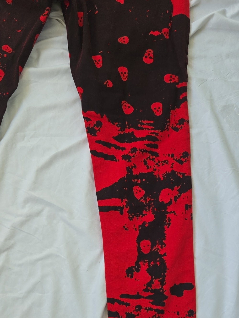 Men's Black Jeans With Multiple Bright Red Skull Graphics All Over Front&Back. - Picture 14 of 16